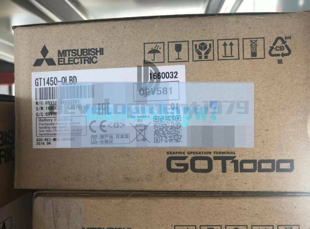 One New Mitsubishi touch screen GT1450-QLBD