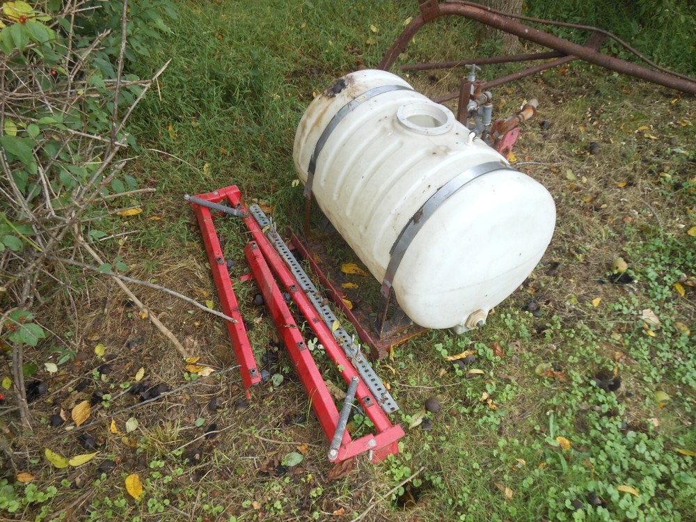 3PT 3 PT TRACTOR HITCH BOOM SPRAYER PLASTIC TANK 50 GALLON
