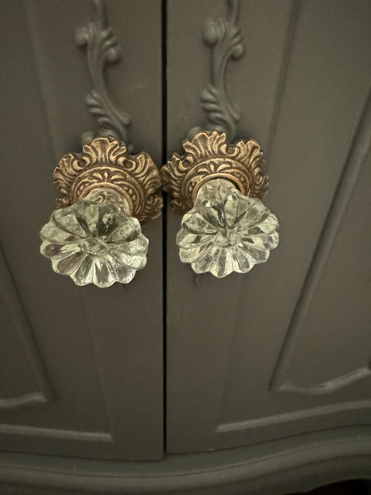 Vintage-Brass Metal Flower Crystal Clear Solid Glass bronzed Knob Handle pulls