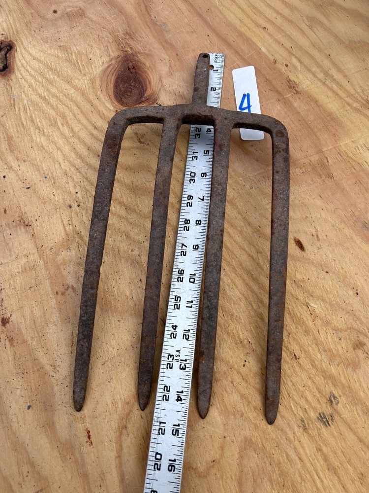 Fork Rake Head 4 Thines Rusty Rustic no handle Original Vintage Primitive Metal