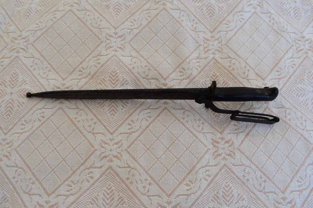 Bayonet US 1899 B24 with Scabbord