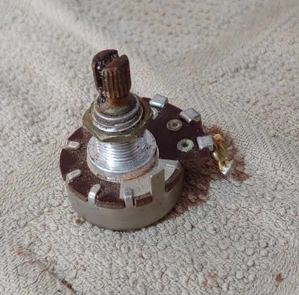 Original 1955 Model 11993 STACKPOLE Potentiometer READS 0.556m Split Shaft