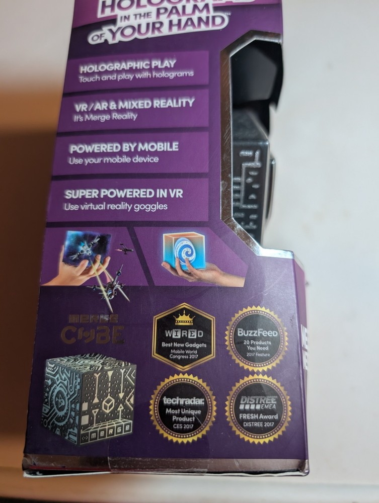MERGE CUBE AR VR (Augmented Reality / Virtual Reality) Interactive Hologram