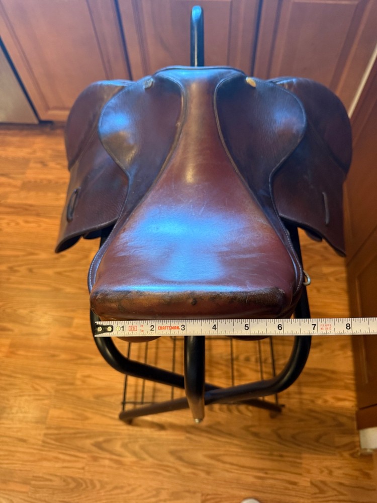 Kincade 15" close contact hunter jumper saddle solid condition