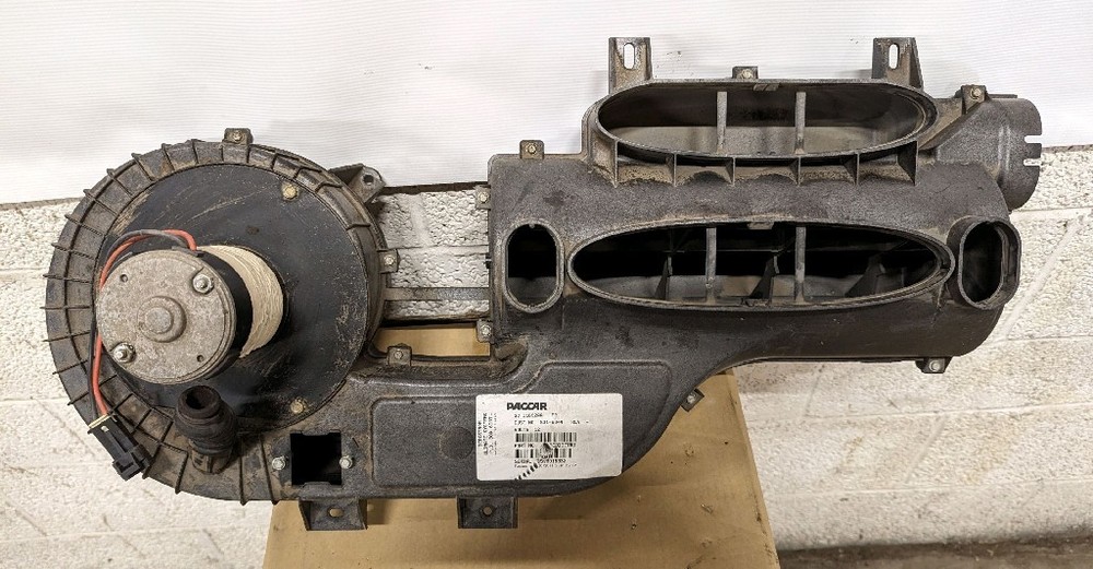 PETERBILT USED PETERBILT 386, 388, 389 HEATER DIFFUSER ASSEMBLY, INSIDE CAB, S3