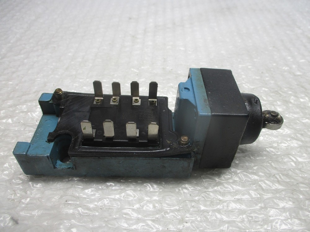 MICROSWITCH LSD6B LIMIT SWITCH (AS PICTURED) UNMP