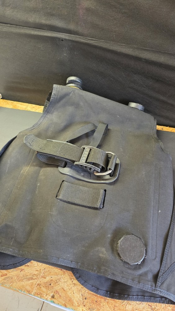 Aqualung Wave BCD Size Medium Used