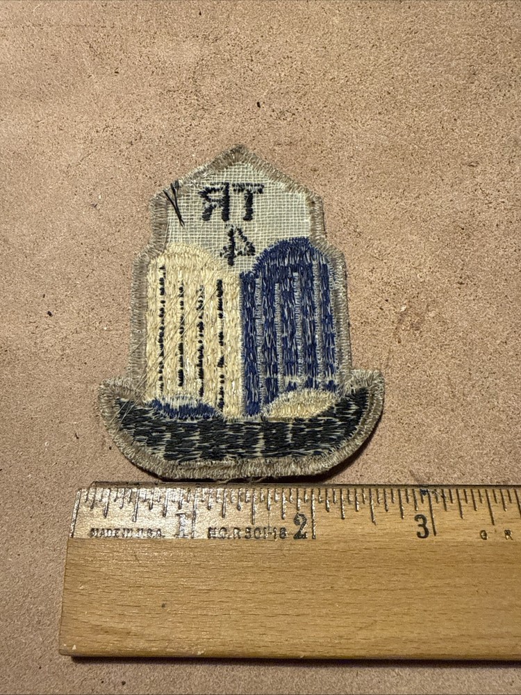 Triumph TR4 Patch 2.5”