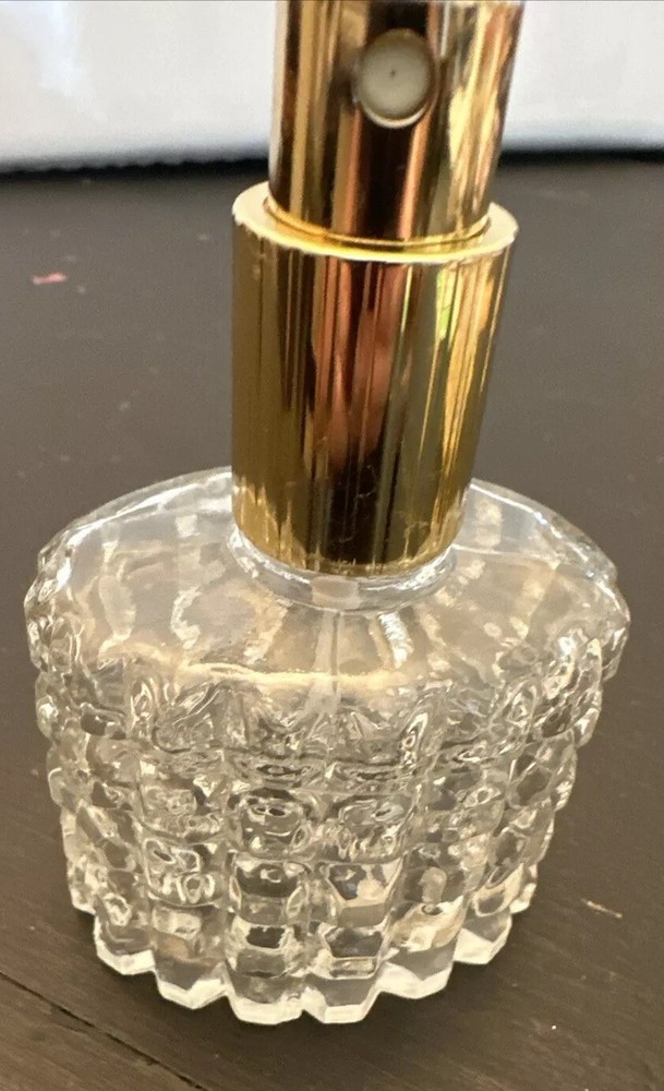 Vintage Diamond Point Clear Atomizer With Gold Tassel