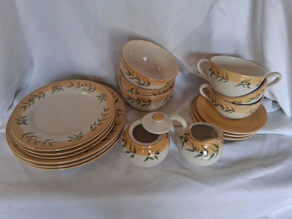 Crate & Barrel Dinner Set Set Of 3