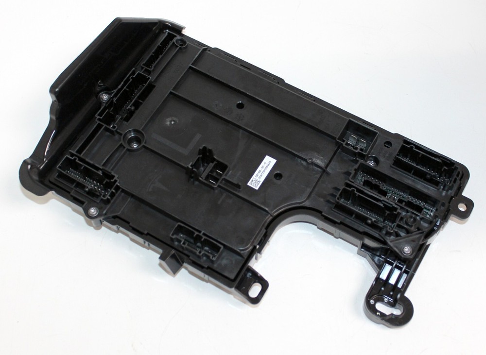 TESLA 2017 – 23 MODEL 3 FRONT LEFT SIDE VOLTAGE BODY CONTROL MODULE