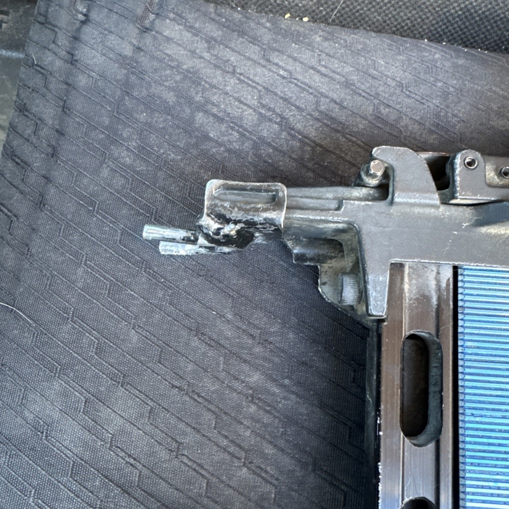 Paslode SCS200 Pneumatic Crown Stapler - 515700