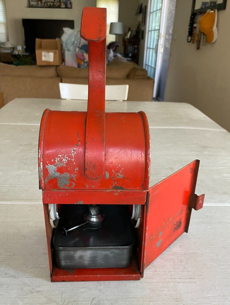 VINTAGE BATCHLEE "LBS BAT" BRITISH ROADWORKS SAFETY PARAFFIN LANTERN