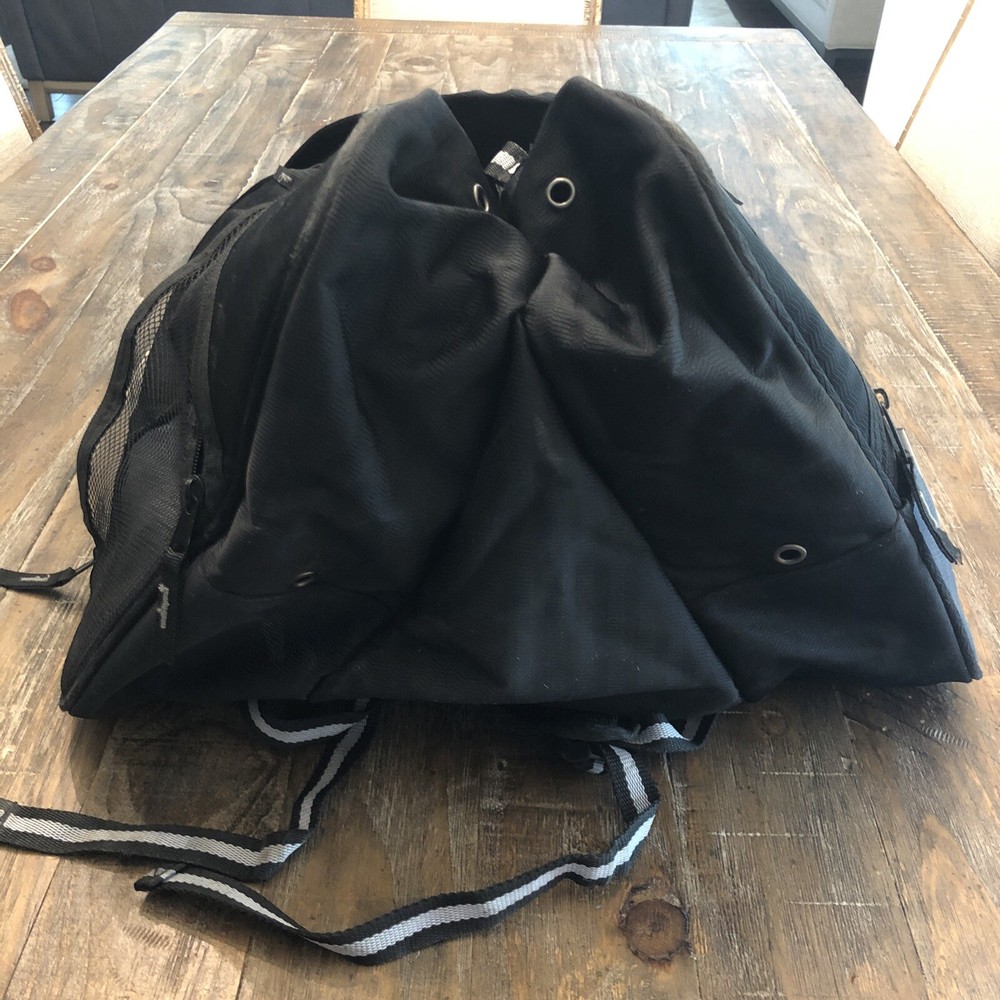 The Axis Destiny Used Triangle Boot Bag Black/Grey