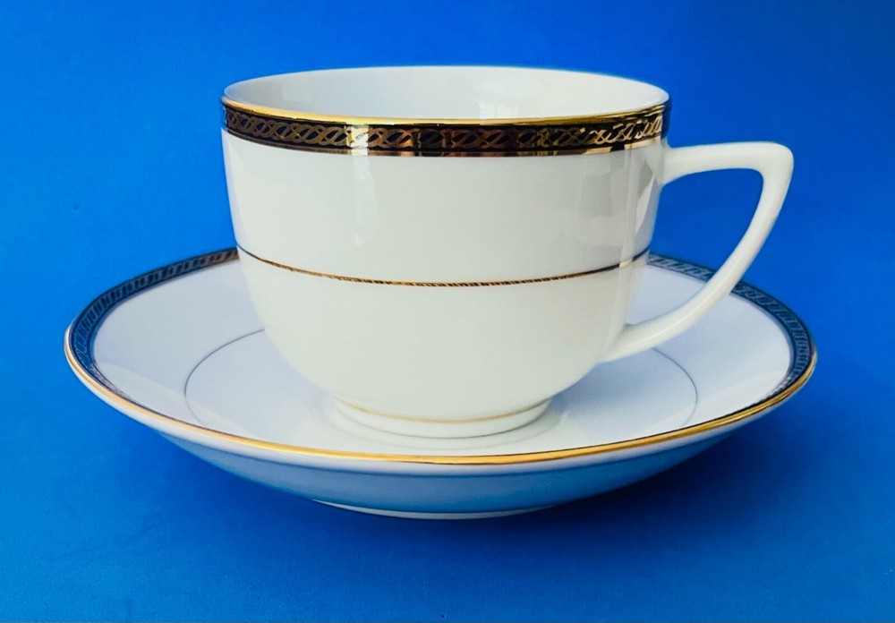 Delta Airlines International First Class Cup & Saucer - Blue/Gold Braid Pattern