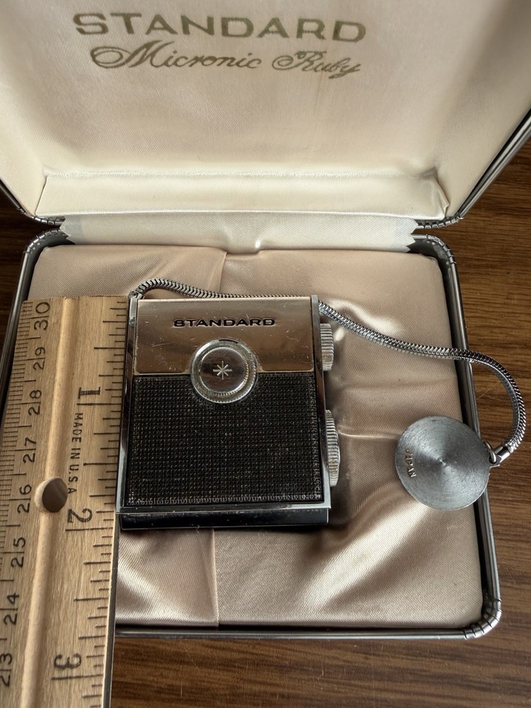 Vintage Standard Micronic Ruby SR-H437 8 Transistor Micro AM Radio, Untested.