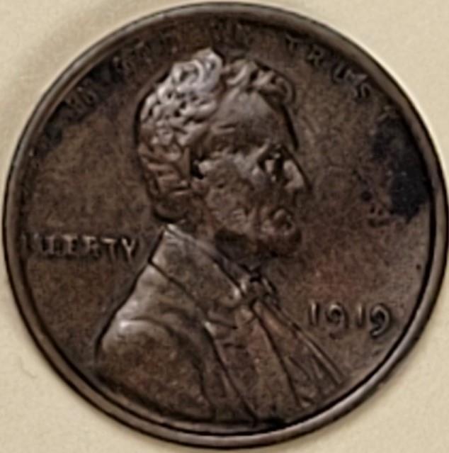 1919 Lincoln Wheat Cent - Better than average condition
