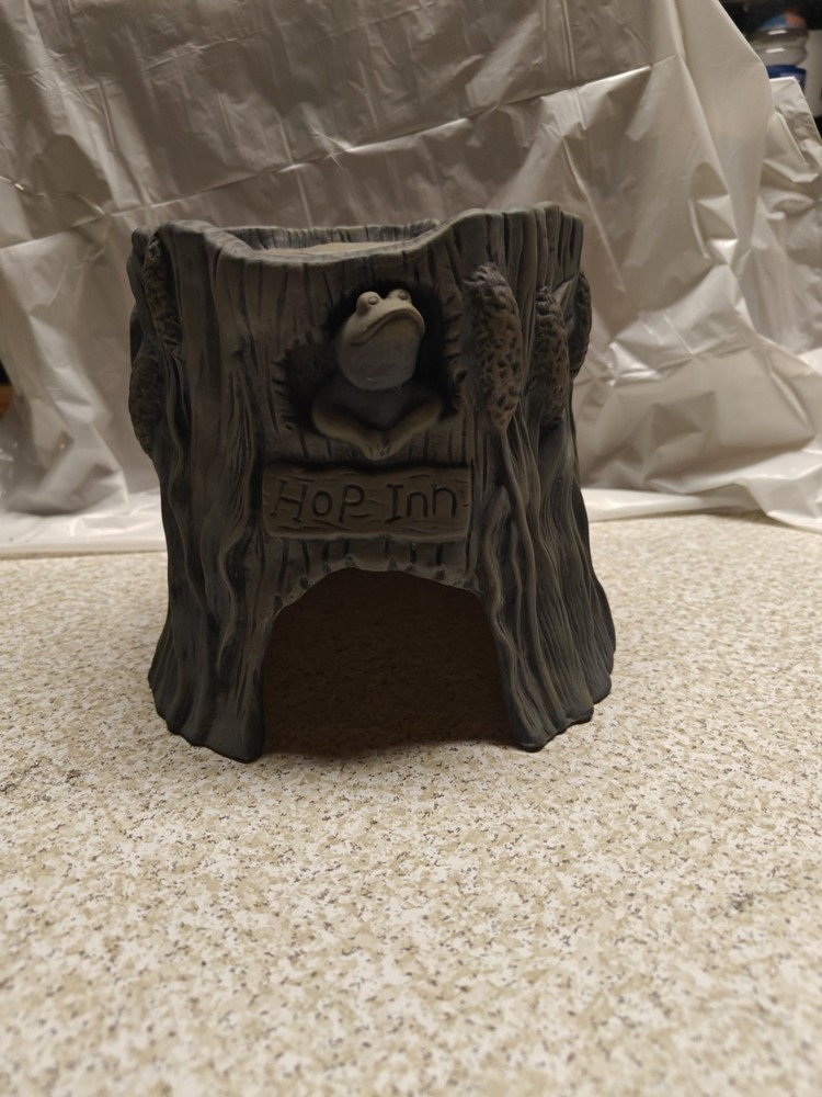 Ceramic Toad House Tree Stump