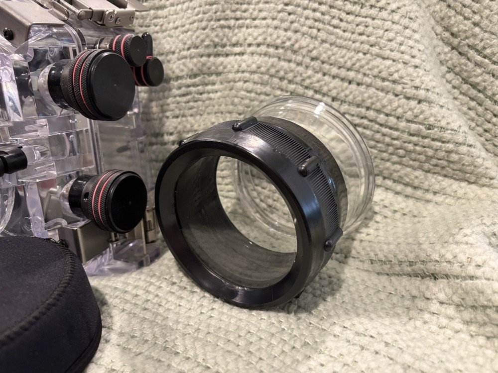 Ikelite Digital Underwater Camera Housing Waterproof Case Water Resistant