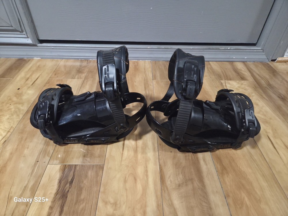 Excellent Condition T6 RIDE Binding Snowboard Size Medium. Read Full Description