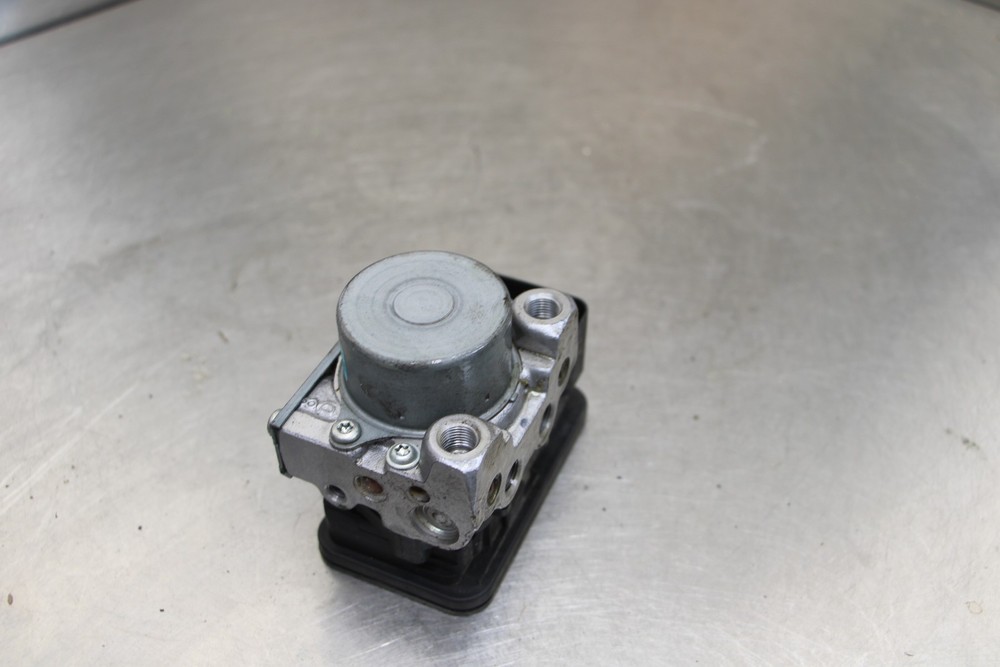 15-18 HONDA CB300F CB300 ABS PUMP UNIT MODULE