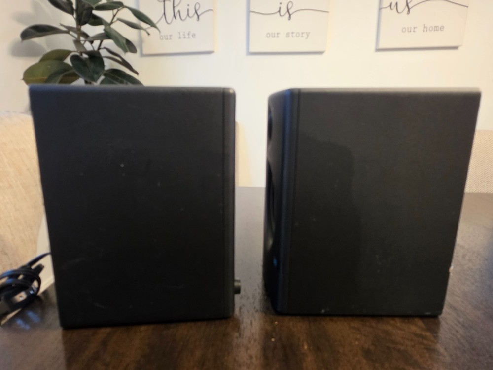 PreSonus Eris E3.5 Powered Studio Monitors Pair Home Studio Speakers Tested