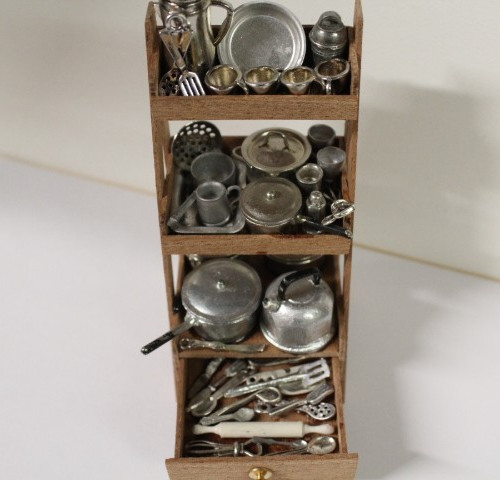 DOLLS HOUSE MINIATURE = HANDCRAFTED PAN STAND