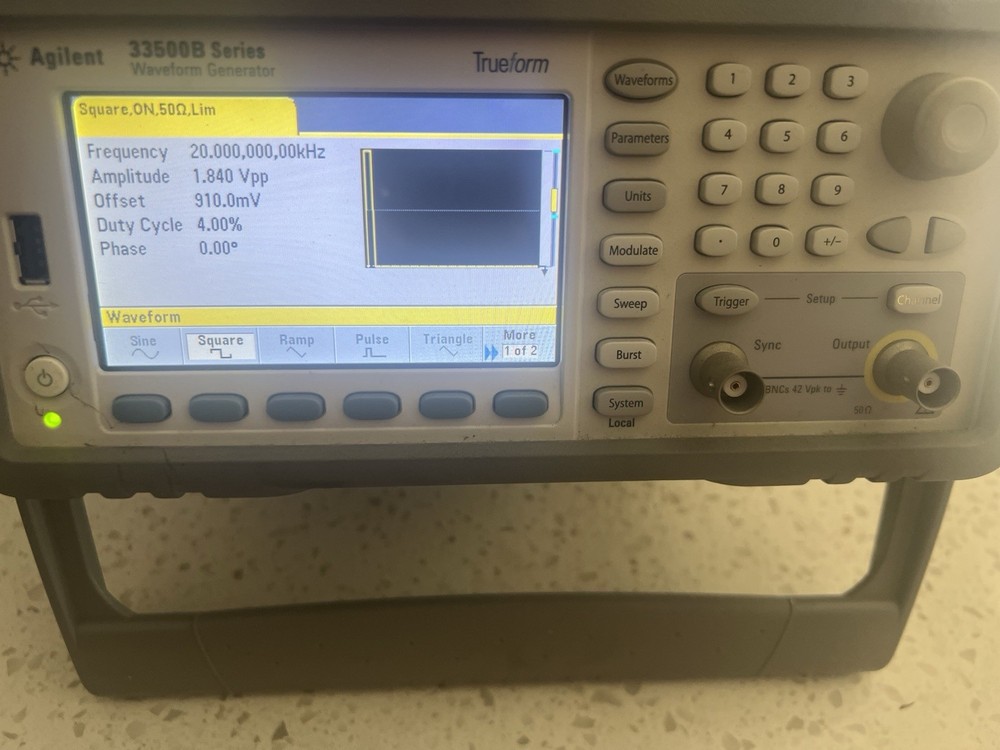 AGILENT KEYSIGHT 33500B TRUEFORM WAVEFORM GENERATOR