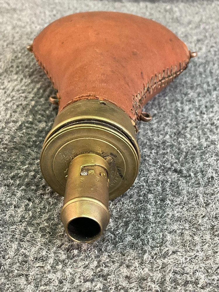 Vintage Brown Leather 🏺 Powder Flask – Muzzleloader Accessory