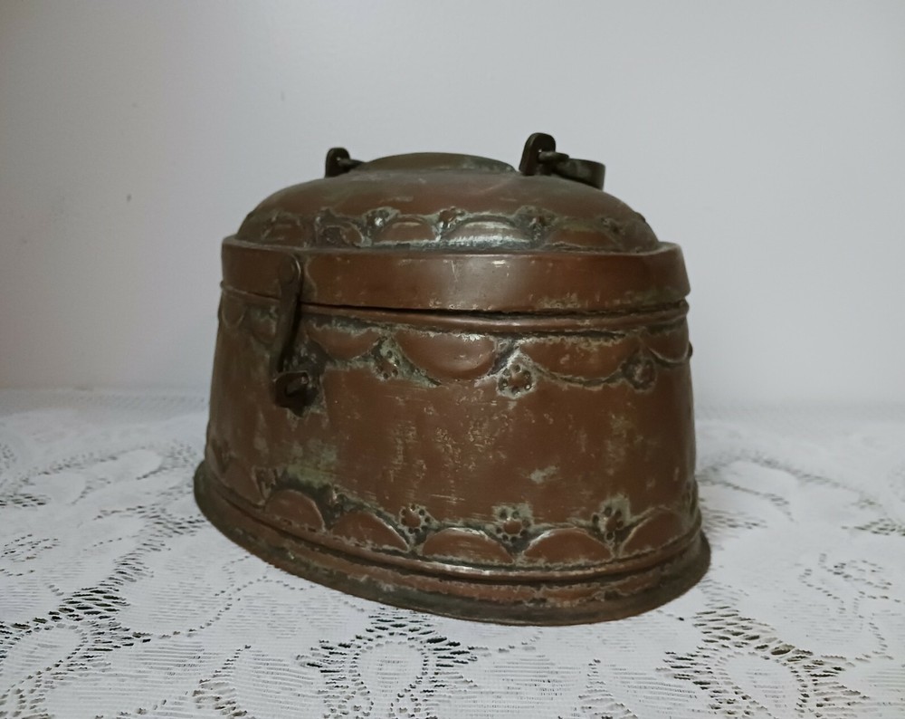 Antique Copper Container Unique Design w/ Hook Latch & Handle