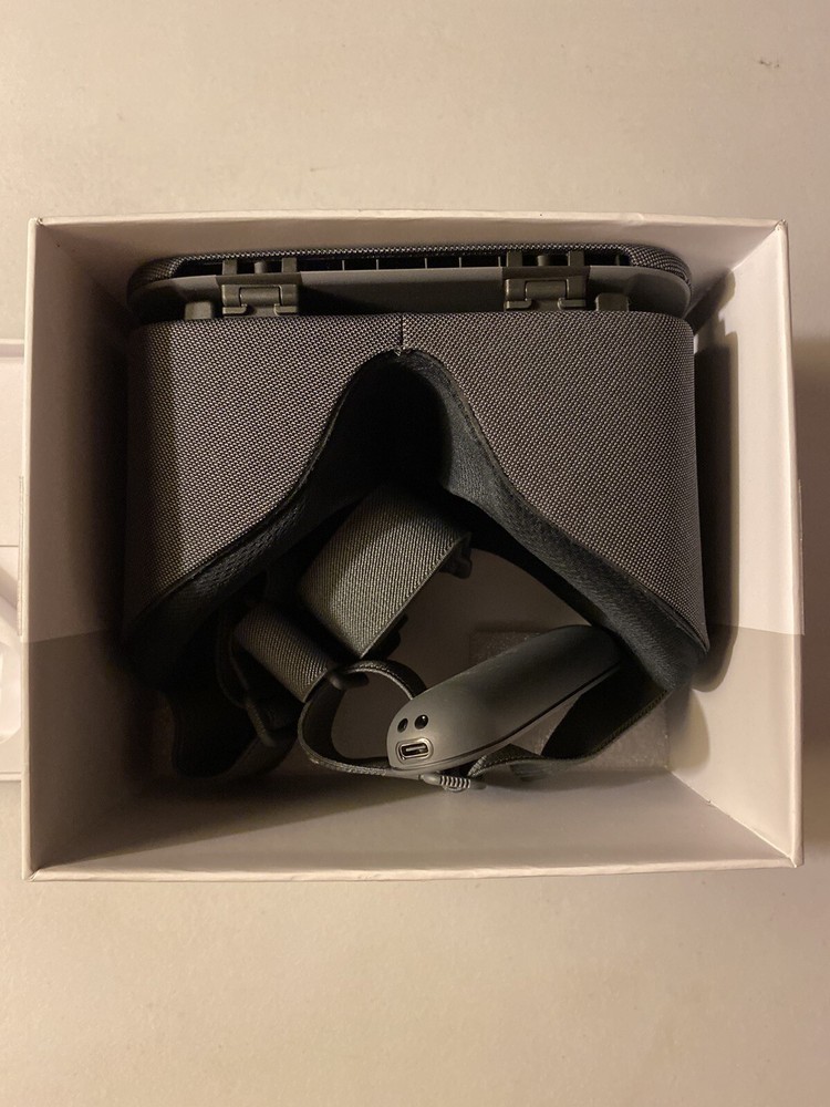Google Daydream View (2017) VR Virtual Reality Charcoal Headset CIB Remote Box