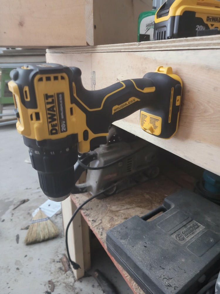 DeWalt 20V Yellow Tool Holder Wall Mount (10-Pack)