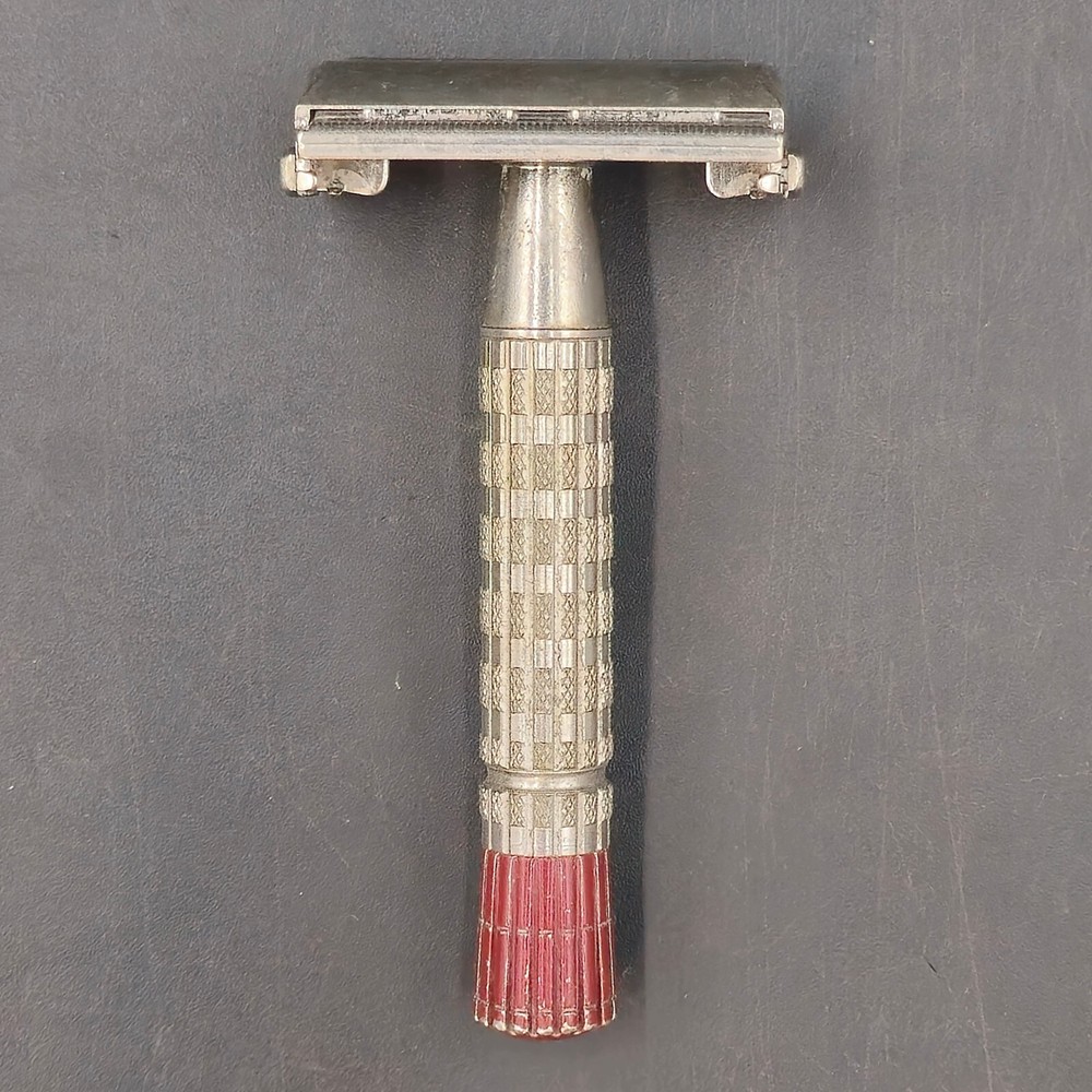 Vintage 1956 Gillette Super Speed Red Tip DE TTO Razor Date Code B2