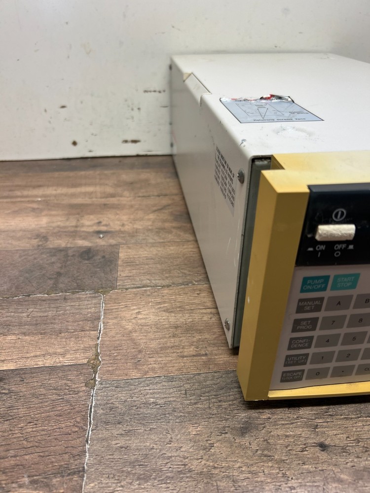 Hitachi L-7100 HPLC Pump