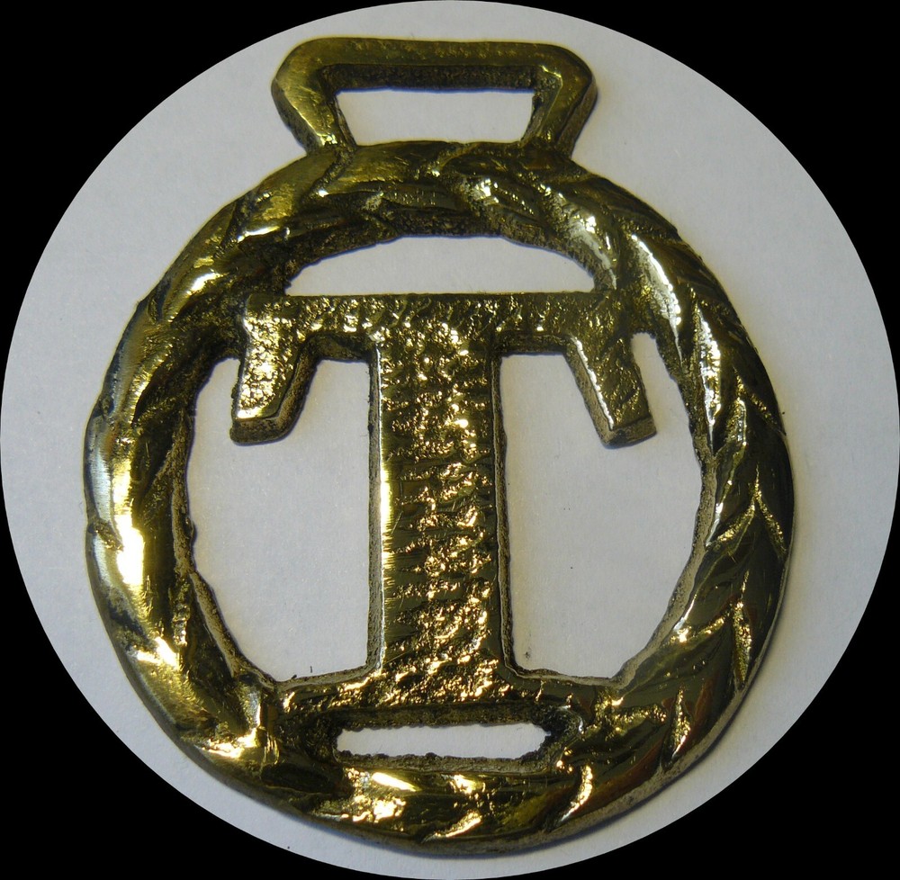 "T" ALPHABET         Horse brass  (N675)