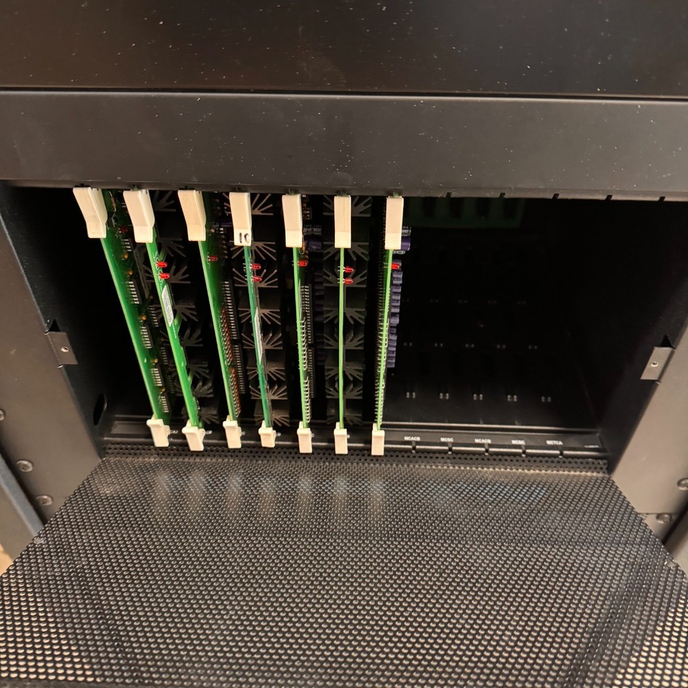 Bogen Multicom 2000 Controller Chassis Cabinet Intercom + 7 Cards (80 Stations)