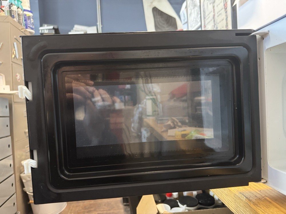 Sharp Carousel Microwave R-216LS