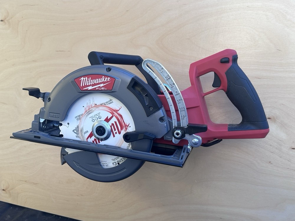 Wall Mount for Milwaukee circular saw