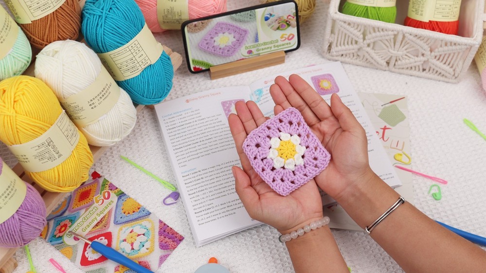 Beginner Crochet Kit with Video Tutorials, 50 Patterns, Upgraded Yarn, Easy Star