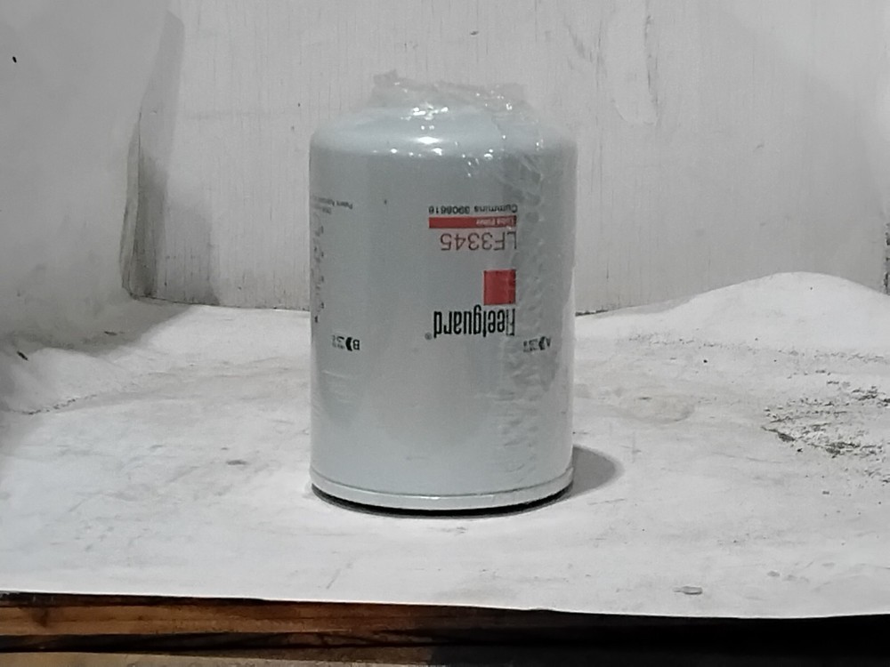 Fleetguard LF3345 Lube Oil Filter (WP30)