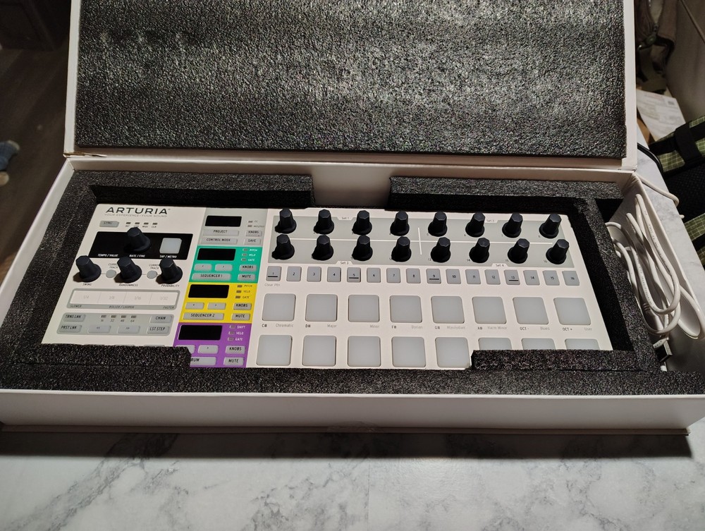 Arturia BeatStep Pro Controller Sequencer – Tested Working – Box & USB Cable