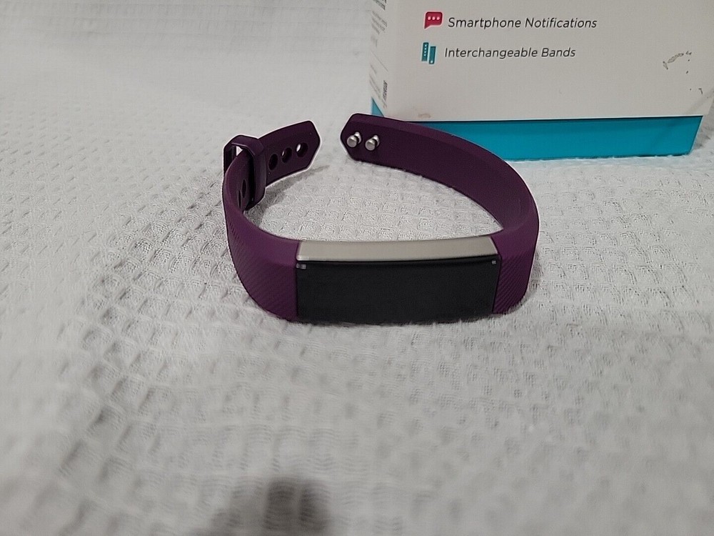 Fitbit watch fitness tracker defective