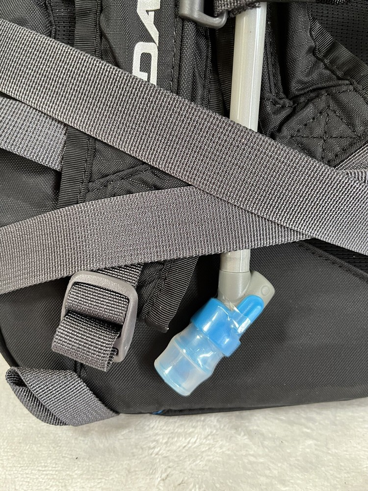 Dakine Mens Syncline 12L Hydration Pack Backpack Black