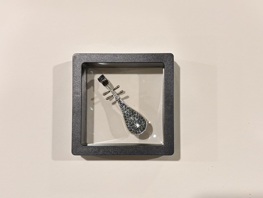 Pipa Brooch