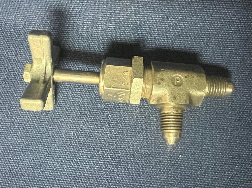 PARKER ANGLE NEEDLE VALVE