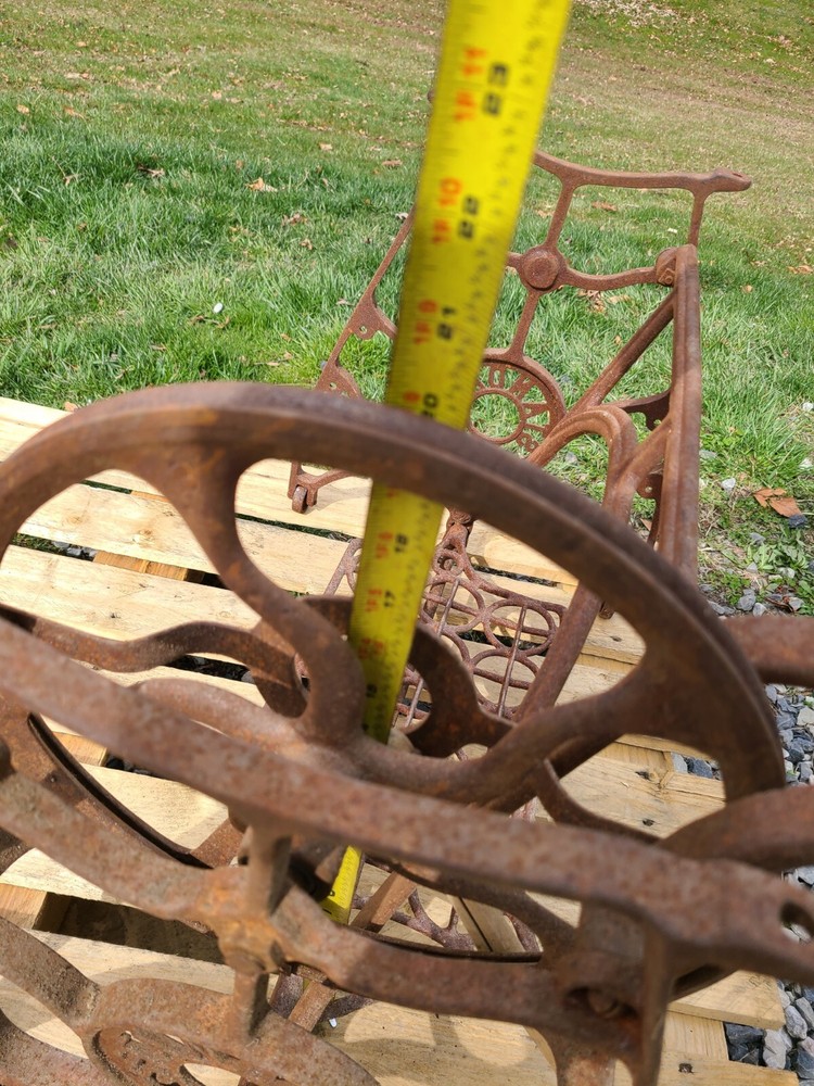 Antique Standard Cast Iron Legs Short Base Treadle Sewing Machine Table Base