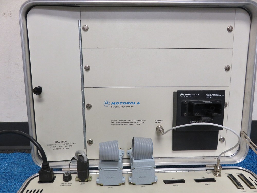 MOTOROLA R-1801A DIGITAL ANALYZER CONTROLLER READER PROGRAMMER RTL-5832