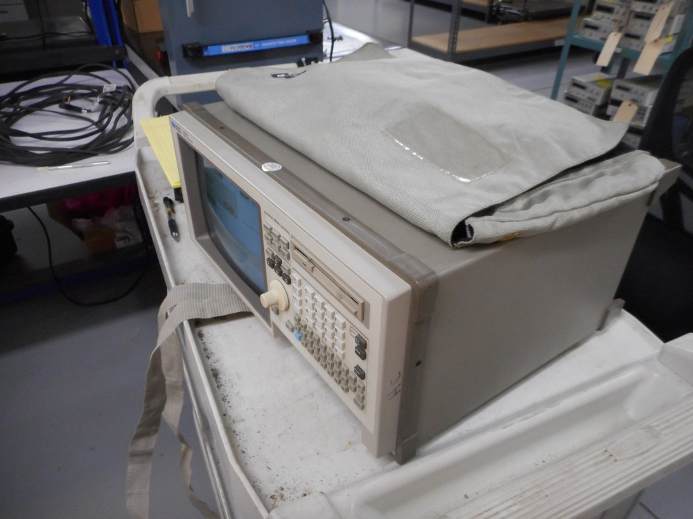 HP Hewlett Packard 1663A logic analyzer
