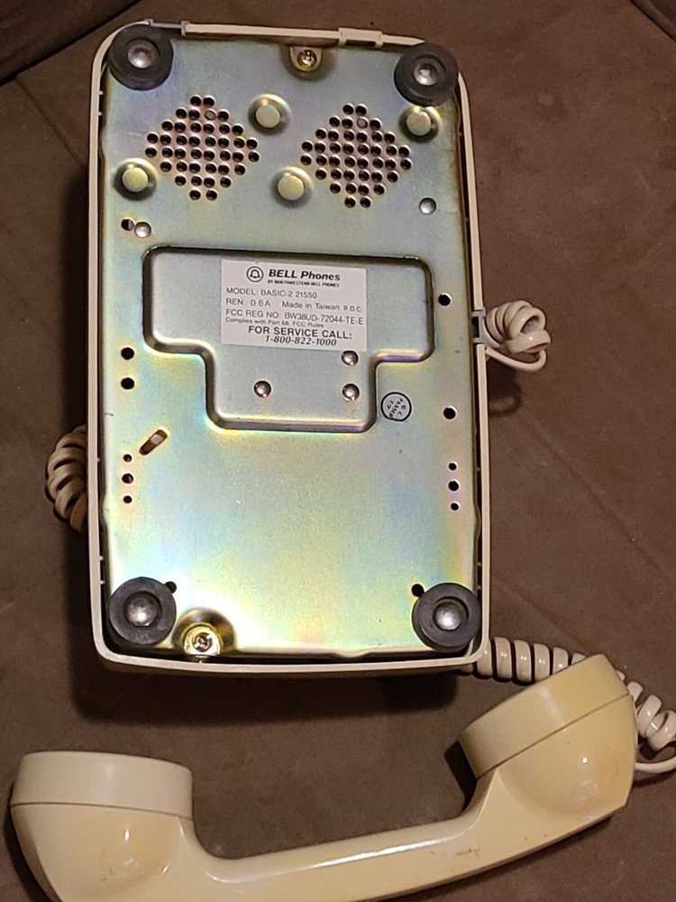 Vintage Bell Phones Model Basic 2-21550 Push Button Desk Phone