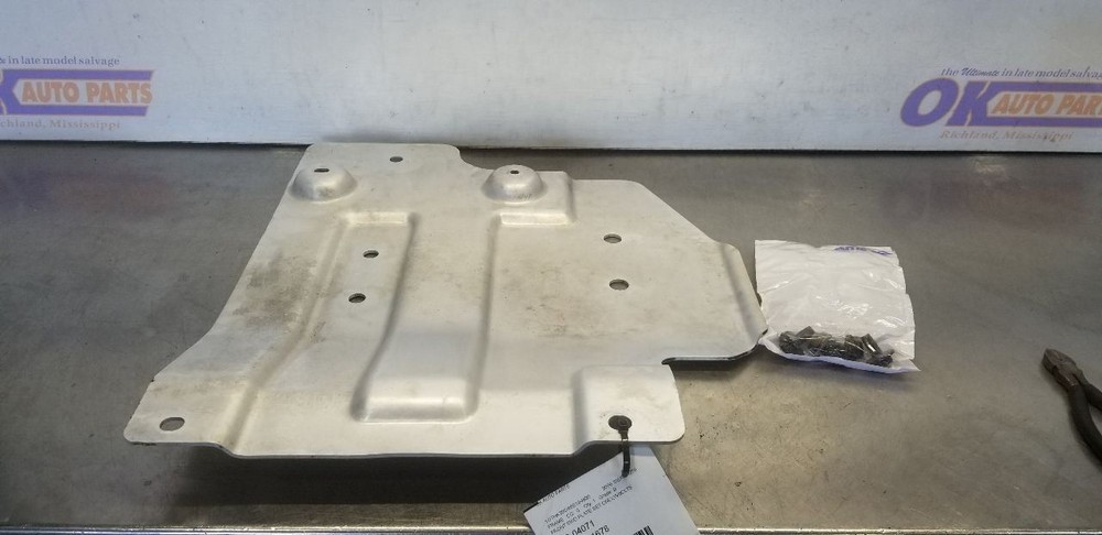 06 GMC SIERRA 2500 FRONT FRAME SKID PLATE
